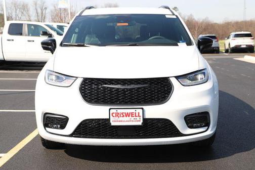 Bright White Clearcoat 2026 Chrysler Pacifica L