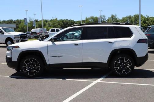 Bright White Clearcoat 2026 Jeep Cherokee Overland