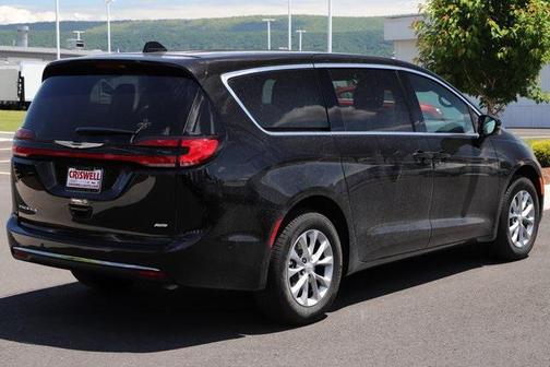 2025 Chrysler Pacifica L