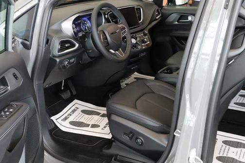 2025 Chrysler Pacifica