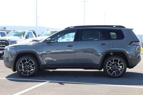 Sting-Gray Clearcoat 2026 Jeep Cherokee Overland
