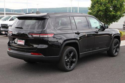 Diamond Black Crystal Pearlcoat 2026 Jeep Grand Cherokee L Limited