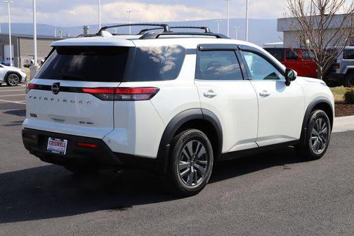 2022 Nissan Pathfinder SV 4WD