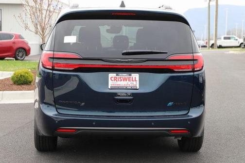 2025 Chrysler Pacifica Hybrid Select