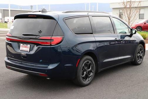 2025 Chrysler Pacifica Hybrid Select