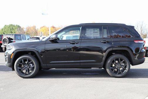 Diamond Black Crystal Pearlcoat 2025 Jeep Grand Cherokee Limited
