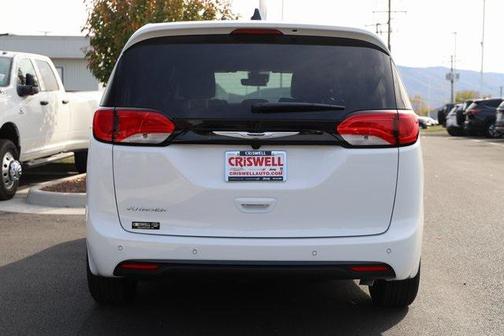 2026 Chrysler Voyager LX