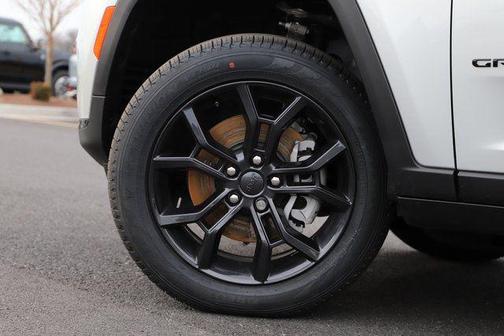 Silver Zynith 2025 Jeep Grand Cherokee L Limited