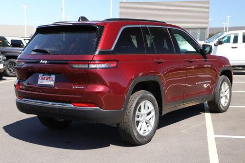 Velvet Red Pearlcoat 2026 Jeep Grand Cherokee Laredo