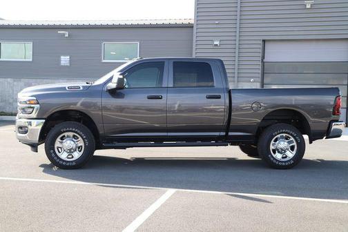 Granite Crystal Metallic Clearcoat 2026 RAM 2500 Tradesman