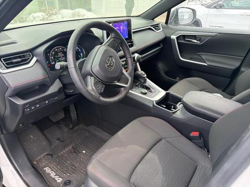 2024 Toyota RAV4 Prime SE