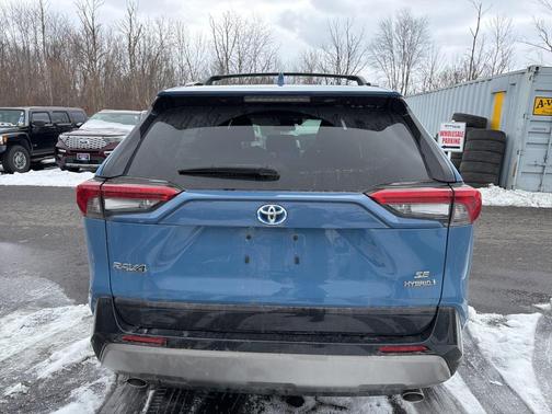 2023 Toyota RAV4 Hybrid SE