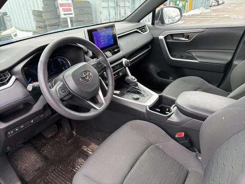 2023 Toyota RAV4 Hybrid SE