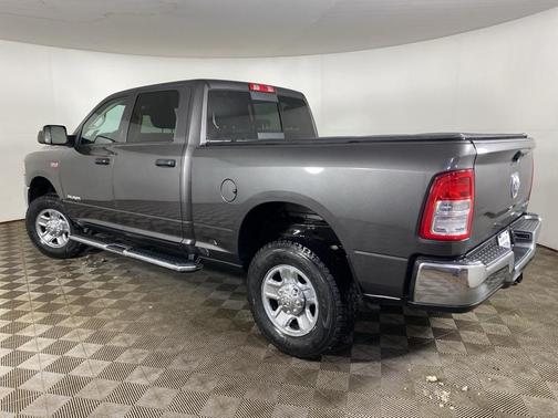 2019 RAM 2500 Tradesman Crew Cab 4x4 6'4' Box