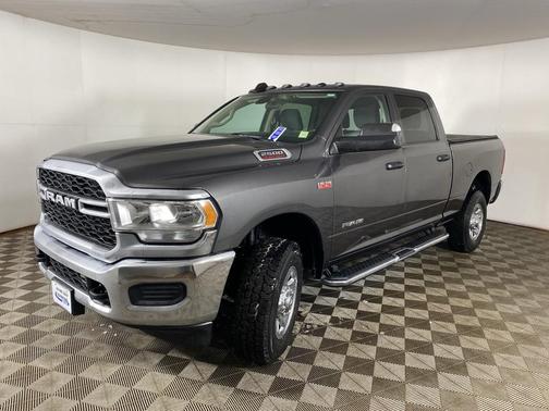 2019 RAM 2500 Tradesman Crew Cab 4x4 6'4' Box