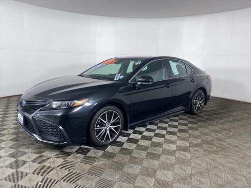 2024 Toyota Camry Hybrid SE