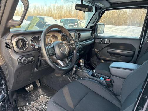 2021 Jeep Gladiator Sport