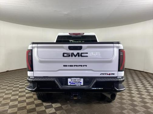 2024 GMC Sierra 2500 AT4