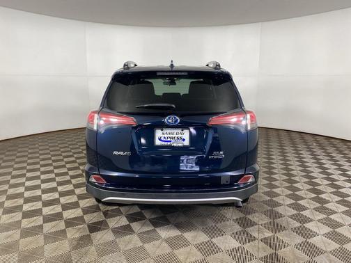2017 Toyota RAV4 Hybrid XLE