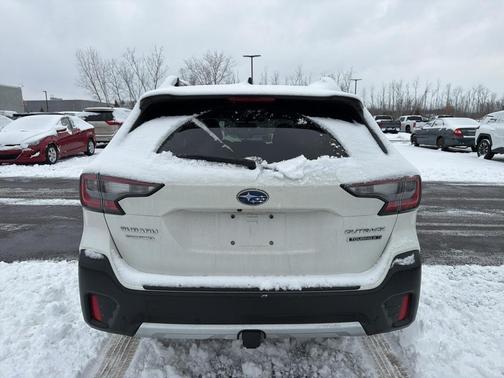 2022 Subaru Outback Touring XT