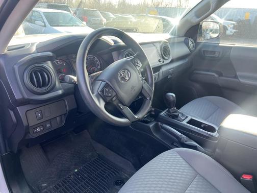 2022 Toyota Tacoma SR