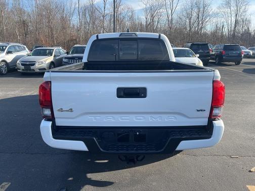 2022 Toyota Tacoma SR