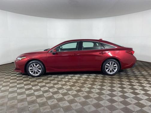 2022 Toyota Avalon XLE