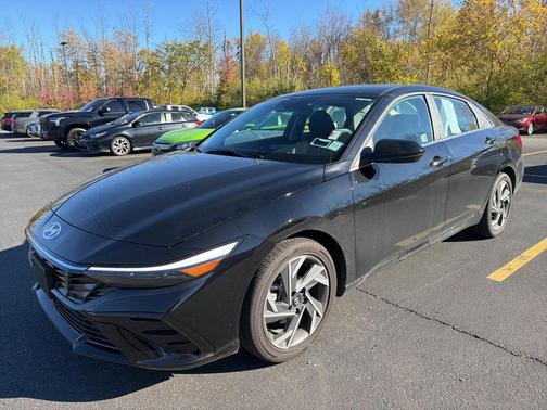 2025 Hyundai ELANTRA SEL