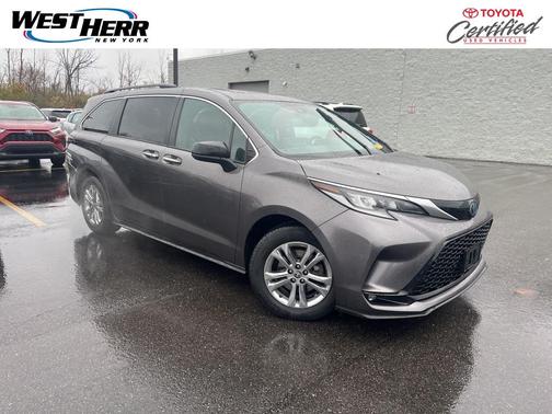2022 Toyota Sienna XSE 7 Passenger
