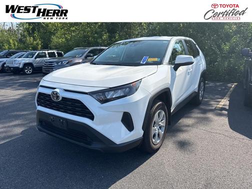 2022 Toyota RAV4 LE