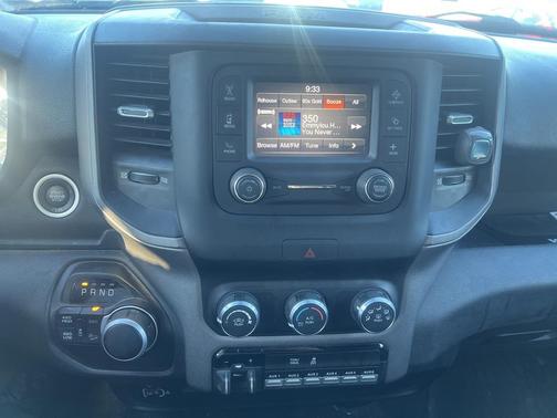 2022 RAM 2500 Tradesman Crew Cab 4x4 6'4' Box