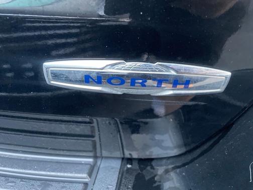 Photo 5 of 11 of 2020 Jeep Grand Cherokee Laredo