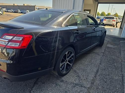 2016 Ford Taurus SHO