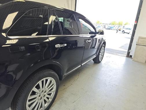 2012 Lincoln MKX Base
