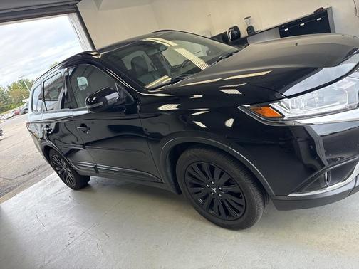 2020 Mitsubishi Outlander LE
