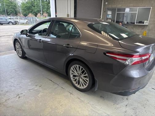 2020 Toyota Camry Hybrid XLE
