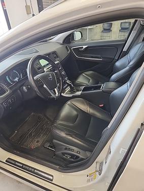 2016 Volvo V60 Cross Country T5 Platinum