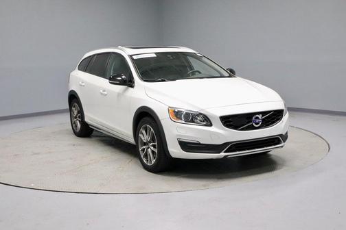 2016 Volvo V60 Cross Country T5 Platinum