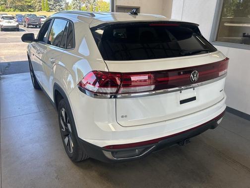 2024 Volkswagen Atlas Cross Sport 2.0T SE w/Technology 4MOTION