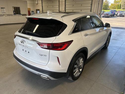 2022 INFINITI QX50 LUXE AWD