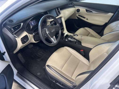 2022 INFINITI QX50 LUXE AWD