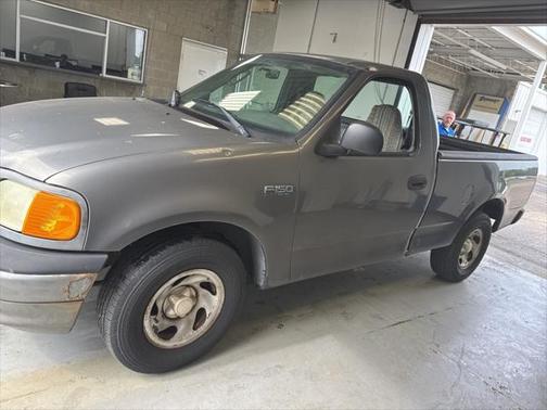 2004 Ford F-150 Heritage XL