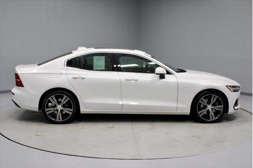 2022 Volvo S60 T5