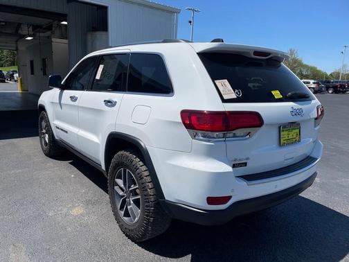 Photo 2 of 5 of 2020 Jeep Grand Cherokee Limited