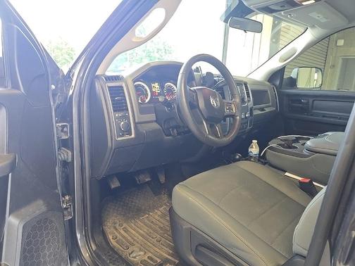 2018 RAM 2500 Tradesman Crew Cab 4x4 6'4' Box