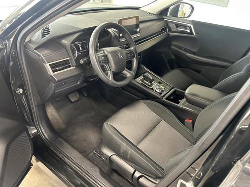 2024 Mitsubishi Outlander ES 2.5 2WD