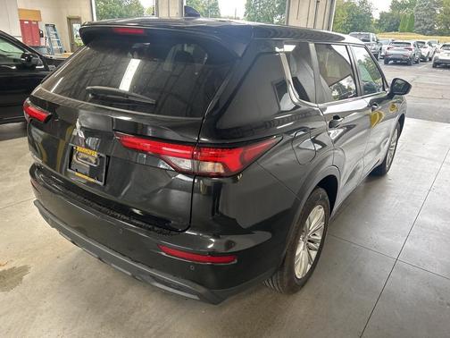 2024 Mitsubishi Outlander ES 2.5 2WD