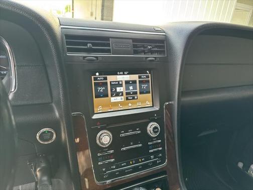 2017 Lincoln Navigator Select