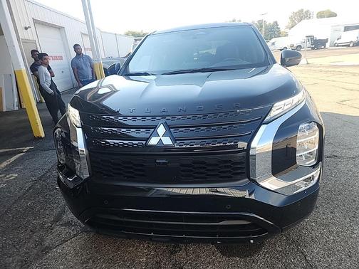 2024 Mitsubishi Outlander SE Black Edition w/Pano Roof S-AWC