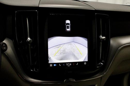 2024 Volvo XC60 B5 Core Dark Theme